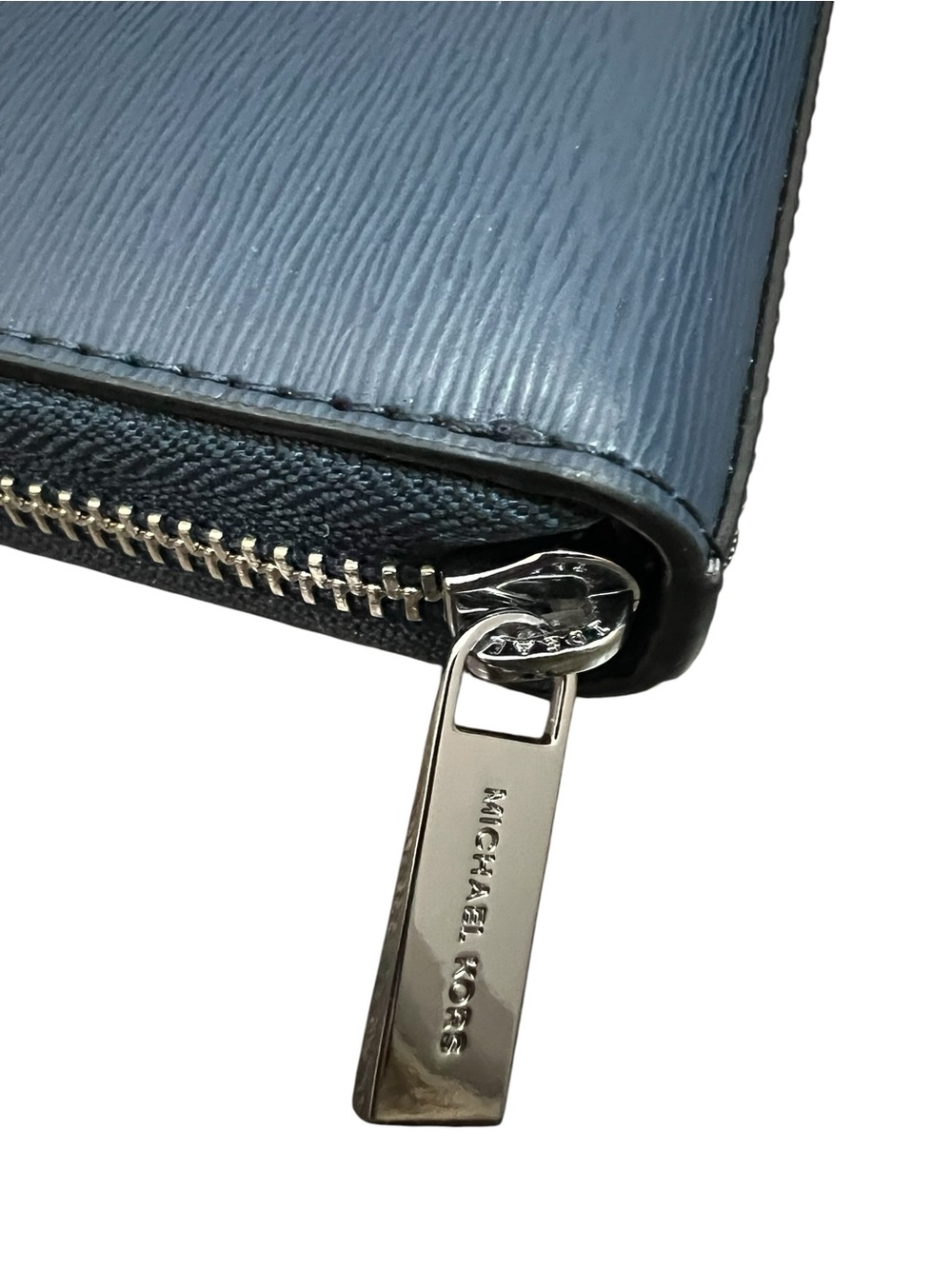 Fathers Day! Michael Kors Navy Textured MK Zip-Around Cooper wallet NWT - Picture 2 of 8
